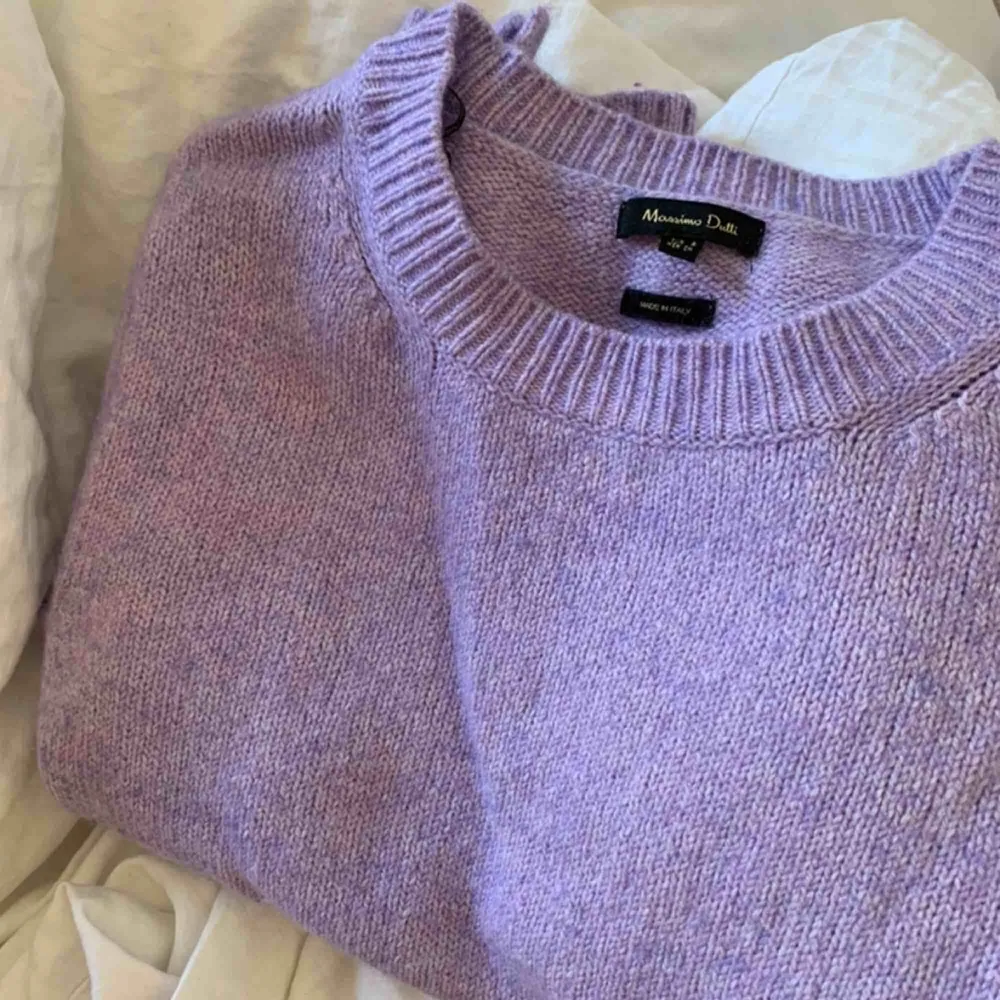 Lavendel lila stickad tröja från Massimo dutti. Köpt för ca 800kr 💜💜. Tröjor & Koftor.