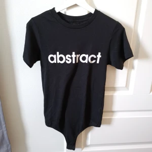 T-shirt body  - Svart body 