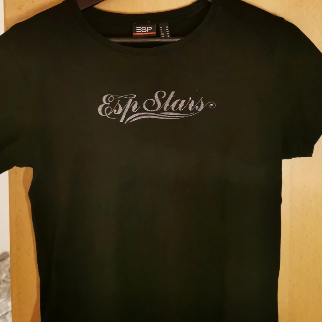 Svart tröja med tryck