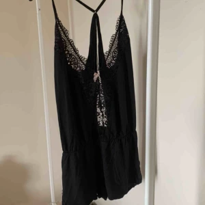  - Pyjamas från Victorias Secret. Endast testad. Frakt ingår i priset! 