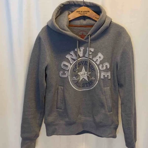 - Vintage Converse Hoodie chuck taylor. Tröjan är i mycket gott skick. Storlek XXL men sitter som L/XL   Kan hämtas i Uppsala eller skickas mot fraktkostnad.