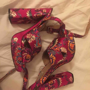  - Använd vid 2 tillfällen, säljer på grund av dem aldrig används. Frakten ingår i priset