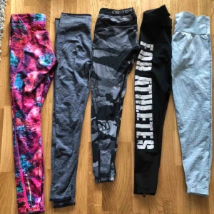  - Rosa från soc, storlek 36, 40kr Blå/grå från panos emporio, storlek xs/s, 40kr Grå militärtights från better Bodies, storlek s, 100kr Blå från Gymshark, M, knappt använda, 200kr