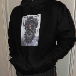  - Säljer tre stycken sånna här hoodies från mitt uf företag för 149 kr! 💗