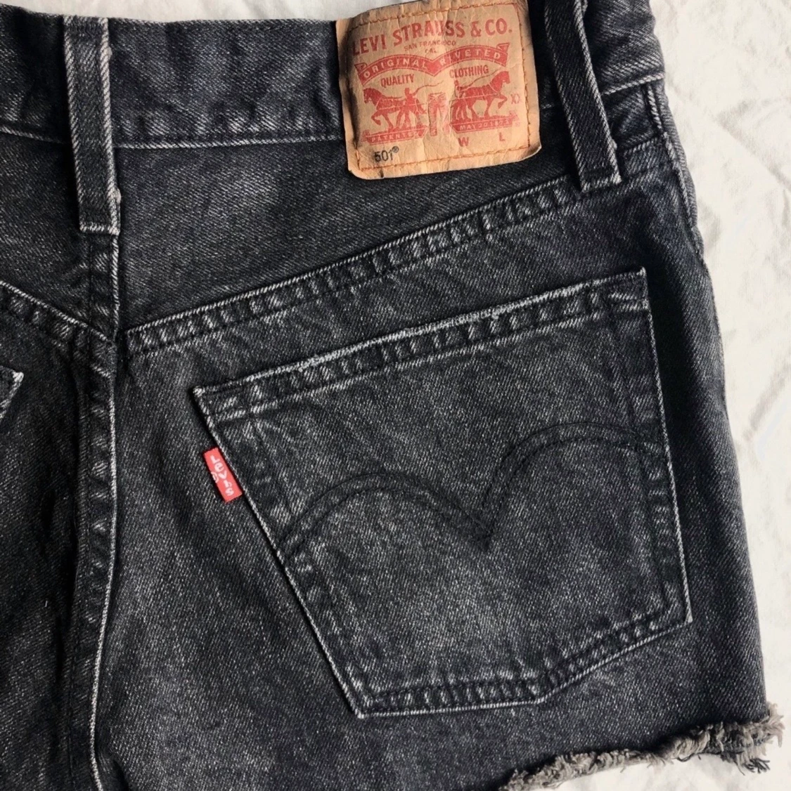 Levi’s shorts mörka svarta storlek W25