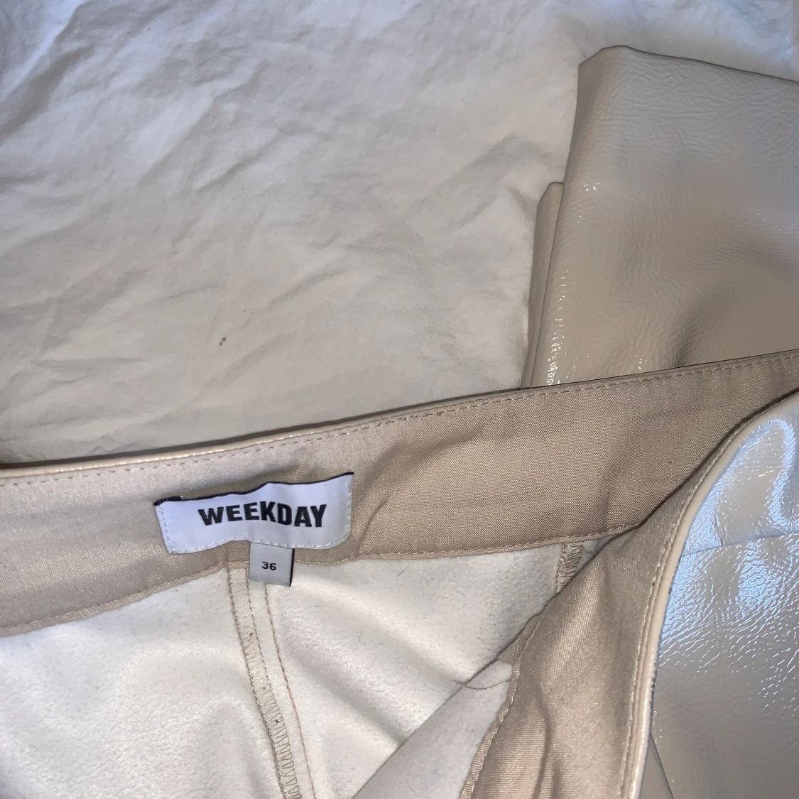 Fake skin / lack byxor - 90