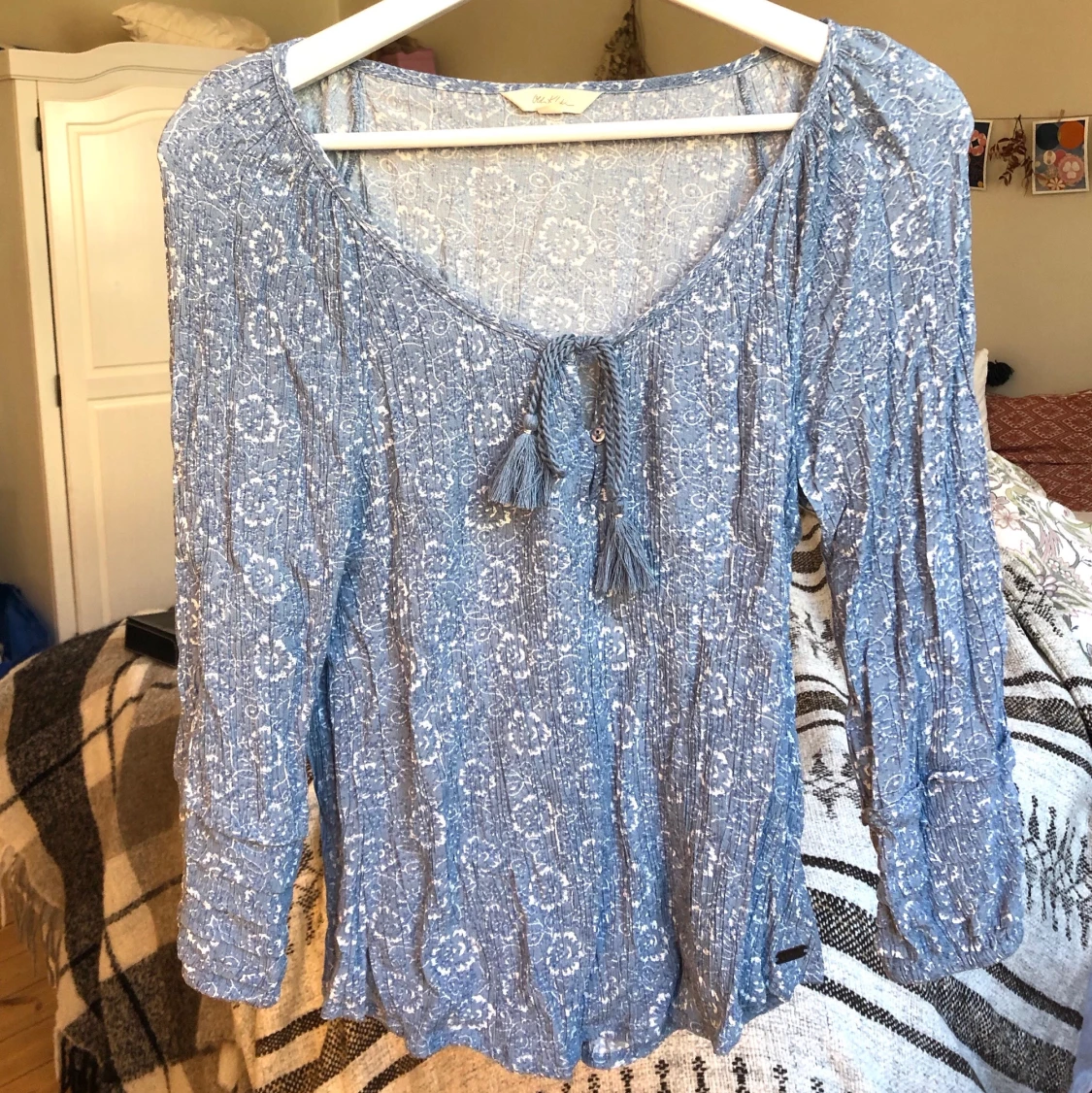 Ljusblå blus strl. S - 90