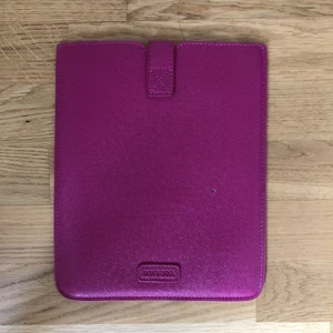 Ipad fordral - Säljer min rosa ipad fordral, pågrund av att jag ha sålt min ipad. 