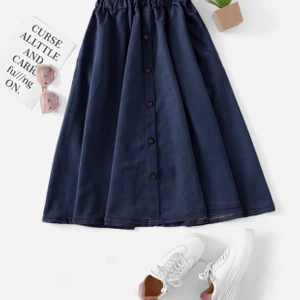 Kjol - Superfin kjol från SHEIN. Oanvänd och i gott skick. Köparen står för frakten. Fraktar endast.