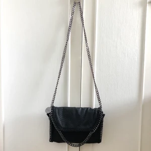 Kedjeväska - Väska från chiquelle, jättebra skick🥰