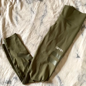 Aimn tights  - Träningstights från aimn i storlek S💚 INTE genomskinliga och svett syns inte! 200kr ink frakt 