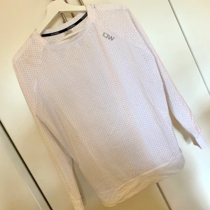Icaniwill träningströja  - Långärmad träningströja från Icaniwill i storlek S🤍 120kr ink frakt 