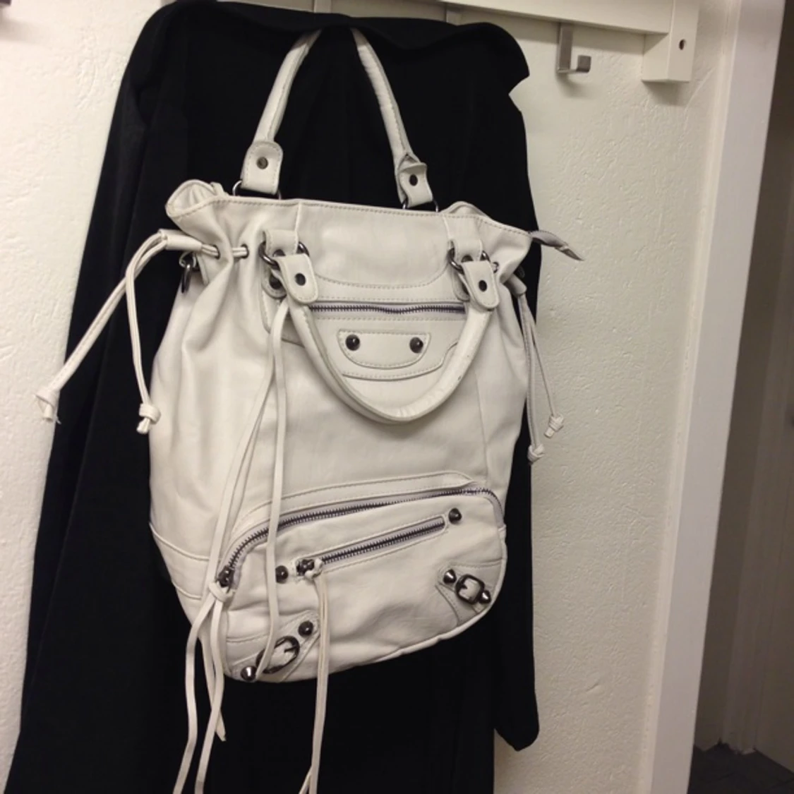 Vit påse, köpt i ASOS. - 1399497544