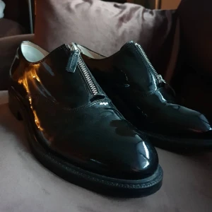  - 41, fin-skor, smal passform, oanvända.