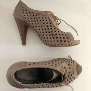  - Nude klackar✨ säljer pga inte min stil längre!