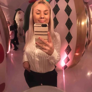  - Skjorta från topshop. Frakt tillkommer.