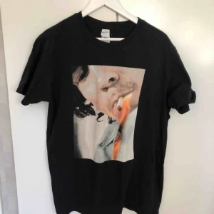  - Håkan Hellström merch inhandlad hösten 2018. Knappt använd, fint skick! Alla priser går att diskutera! Fraktar naturligtvis!