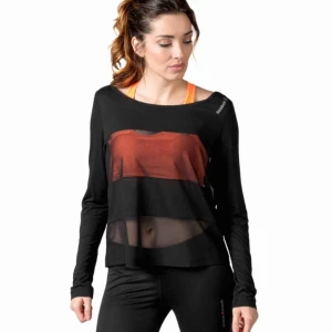  - Snygg topp från Reebok ✨ sparsamt använd! Köparen står för ev fraktkostnad ☺️