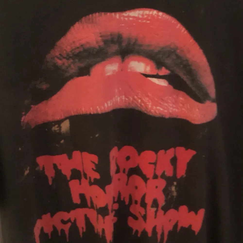 oversized rocky horror picture show t-shirt. jätteskön o fin, knappt använd!. T-shirts.