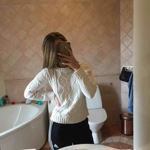  - Stickad tröja från Phaladium, storlek XS. Endast använd några tillfällen. Varm och tjock. Pris kan diskuteras vid snabb affär ☺️ 