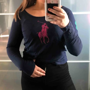  - Ralph lauren tröja  S Köparen står för frakten!!