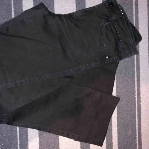  - Helt nya jeans 
