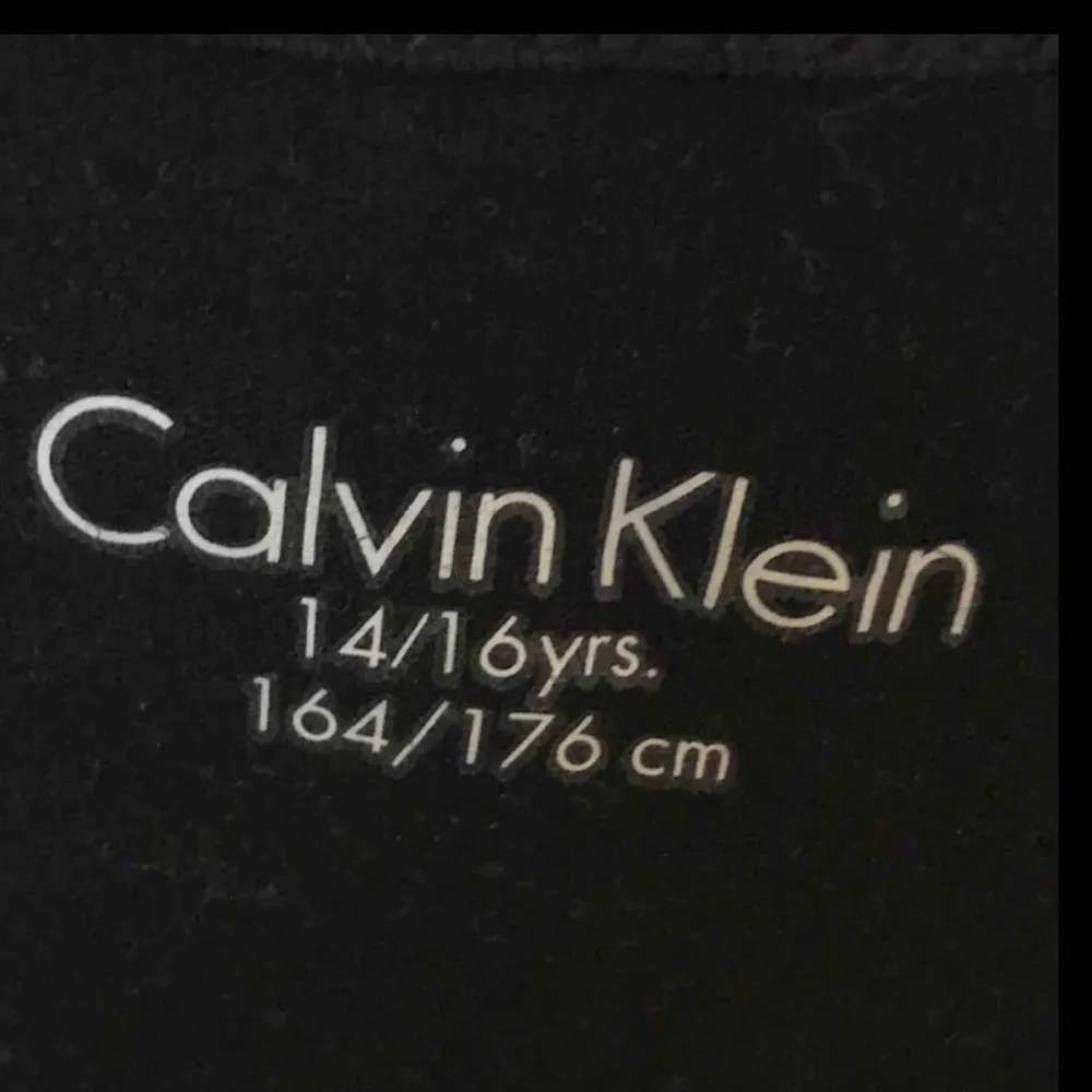 En Calvin Klein bh XS Köparen står för frakt🥰. Toppar.