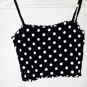  - SÅLD INVÄNTAR BETALNING Supersöt croptop från Topshop. 