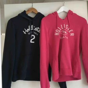  - Jättesköna hoodies. 60kr st, 100kr för båda :)