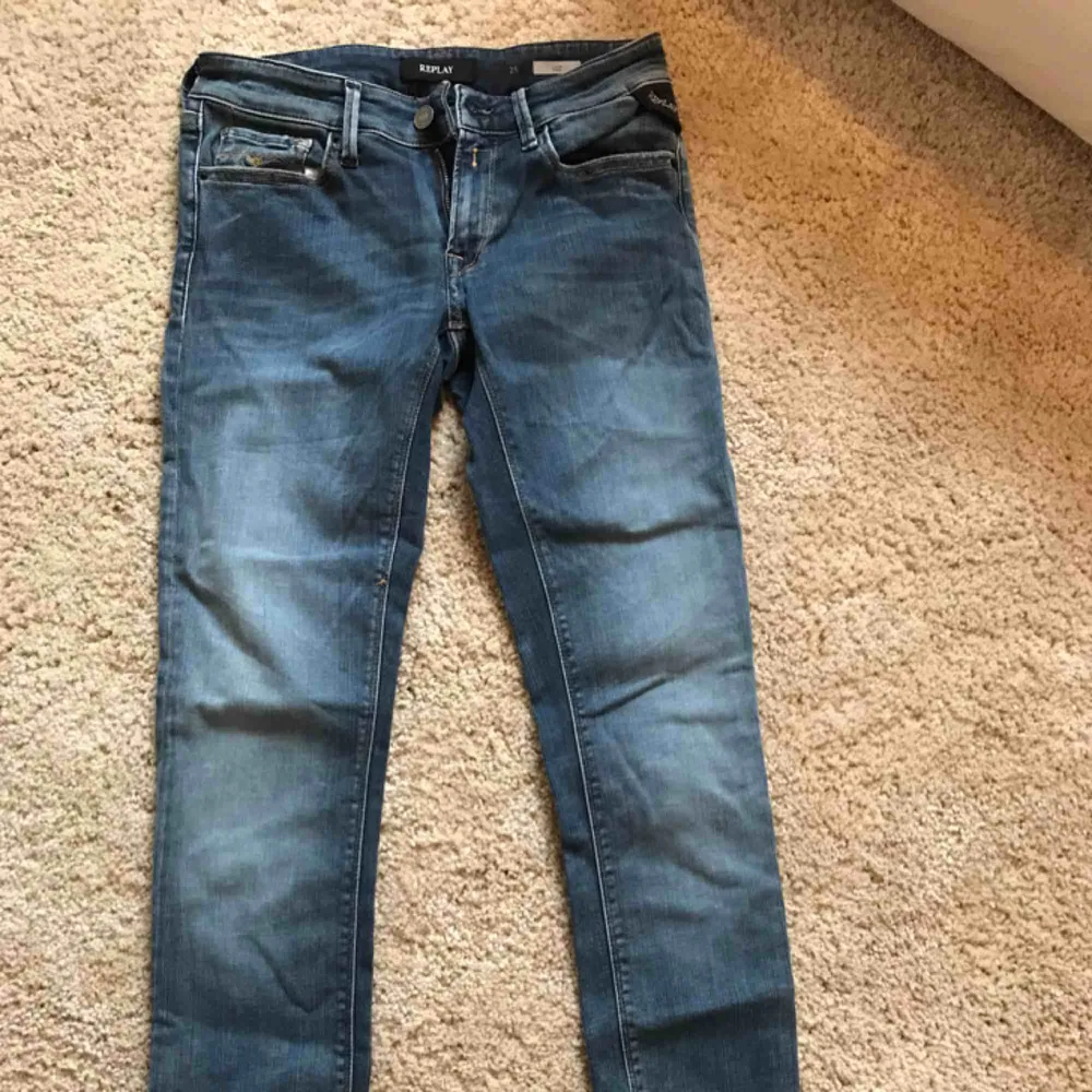 Replay jeans, knappt använda, storlek 25!🌸. Jeans & Byxor.