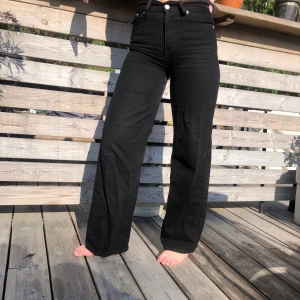 Junkyard wideleg - Super trendiga svarta vida jeans❤️ köptes för 499