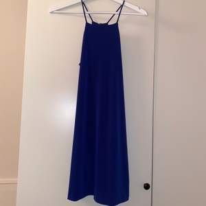 Mörkblå klänning från MANGO Strlk: XS (Stretchigt tyg) Frakt tillkommer