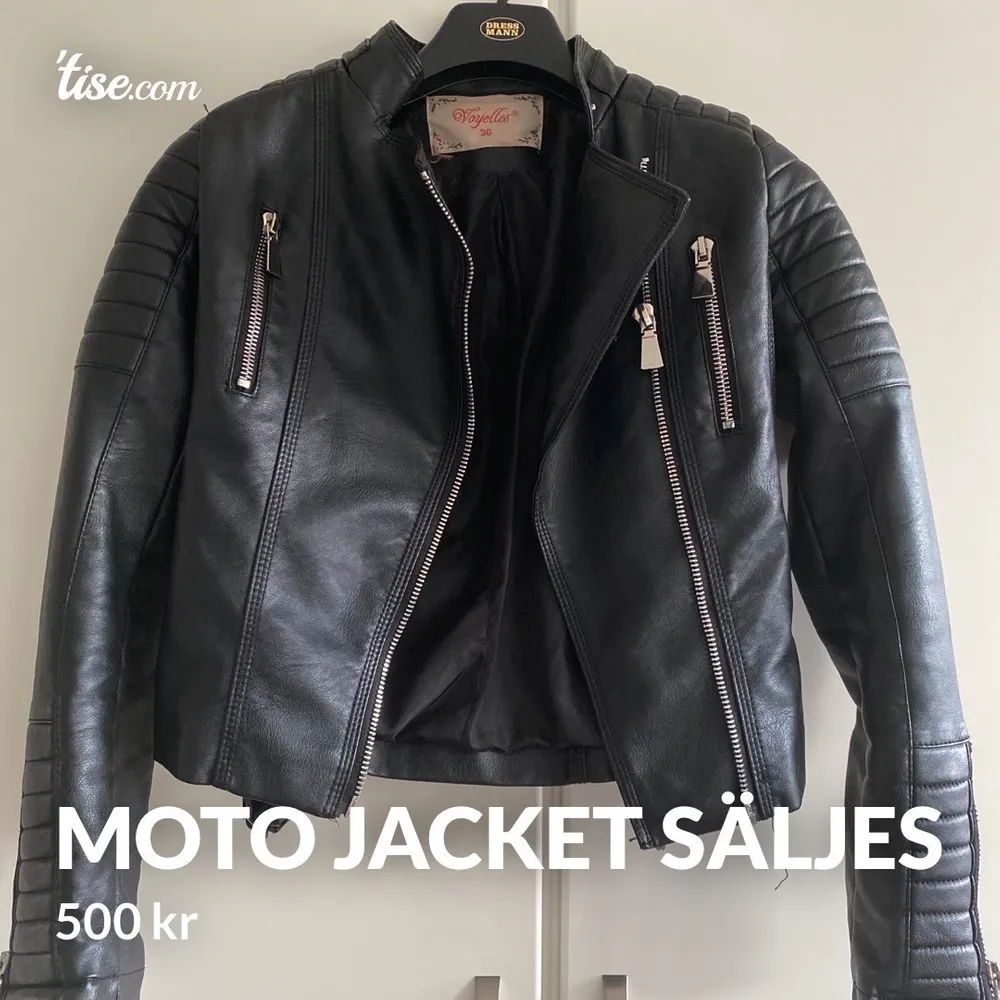 Säljer en Moto Jacket i färgen svart som jag beställt hem från Chiquelle, använt jackan vid 1-2 tillfällen. Säljer då den inte kommer till användning. Köpte jackan för 700kr men säljer den för 500kr! (Frakt ingår ej.) Strl 36. Jackor.