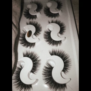 lös ögonfransar 1,5cm - säljer 1,5 cm fransar. 40kr st eller 3st för 100 eller alla 6 för 190🥰 tror frakten blir ca 11kr.💕