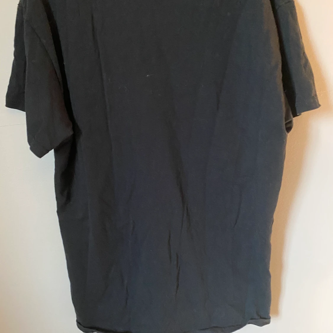Svart T-shirt  - 90