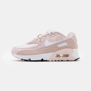 Nike air max storlek 38 - Använda men i gott skick. Rosa sammet, kommer tyvärr inte till användning nu utan står bara på skohyllan. OBS! Osäker på fraktkostnad, men kan skicka spårbart med både schenker och postnord. 