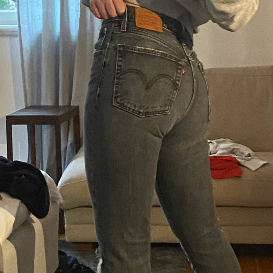 Gråa Levis jeans - 90
