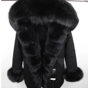 parka jacka - Storlek L men passar M. 