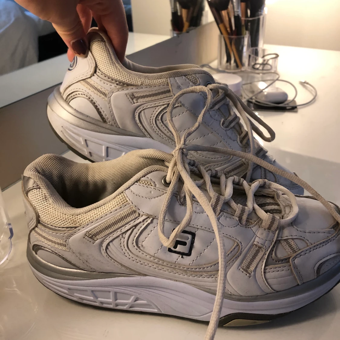 Retro 90’s sneakers - 91