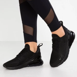 Nike air max 270 - Säljer helt nya svarta air max 270 i stl 39.Använda 2 gånger  