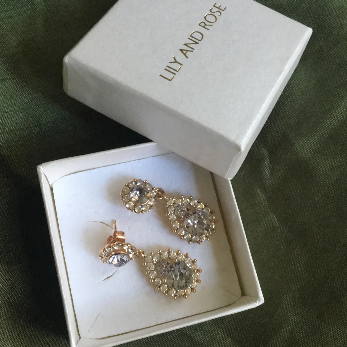 Lyxiga märkesörhängen - 90