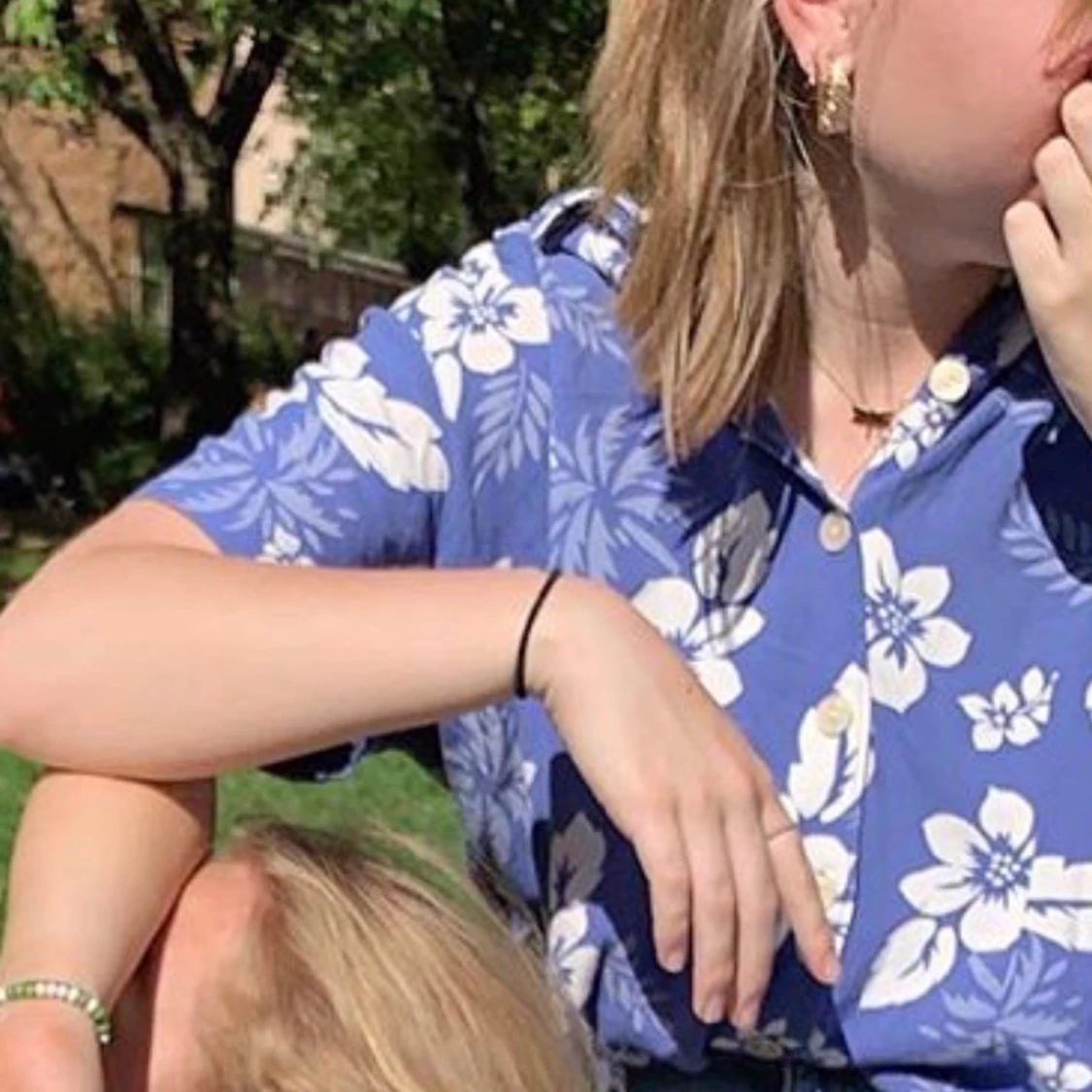 Blommig skjorta  - 91