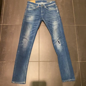 Dondup jeans - Ordinarie pris ca 3000kr säljer för 600kr. Modell: George skinny fit strl 30. Köparen står för frakten