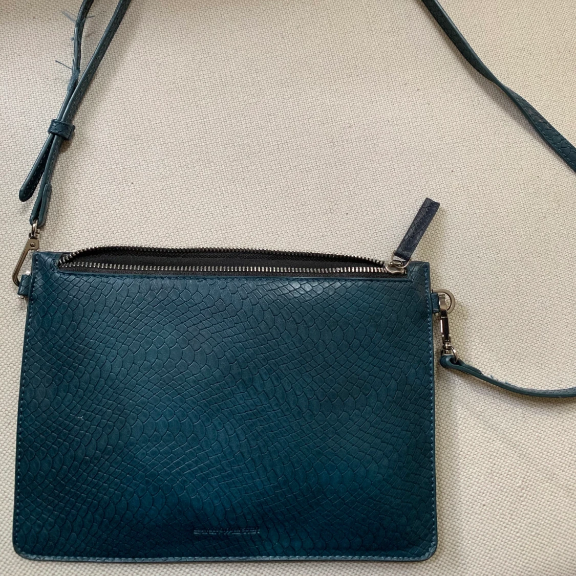 mörkblå/grön väska  - 90