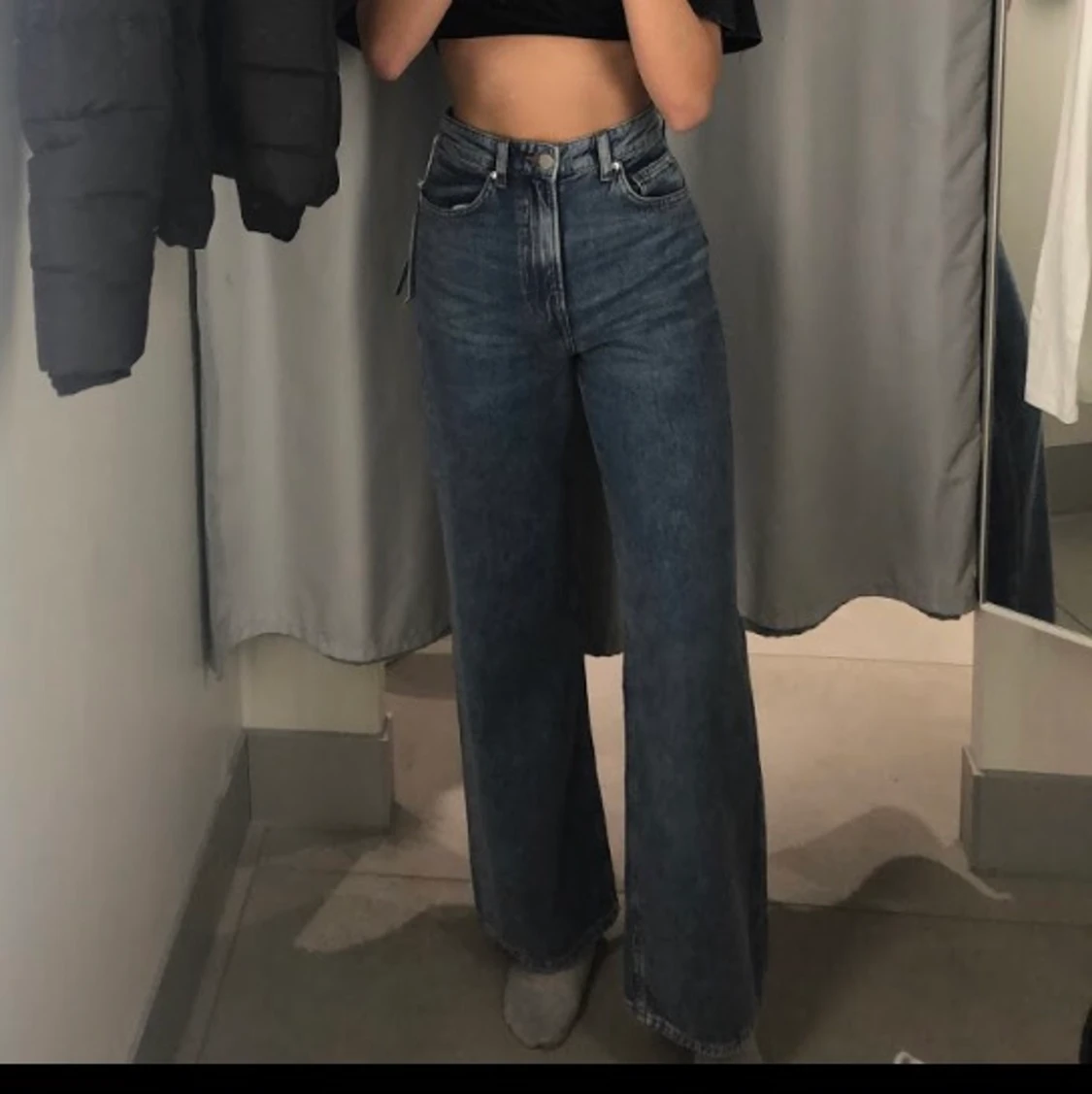 Wide jeans från h&m - 90