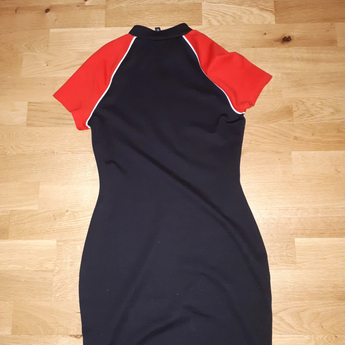 Svart ock vit klänning  - 90