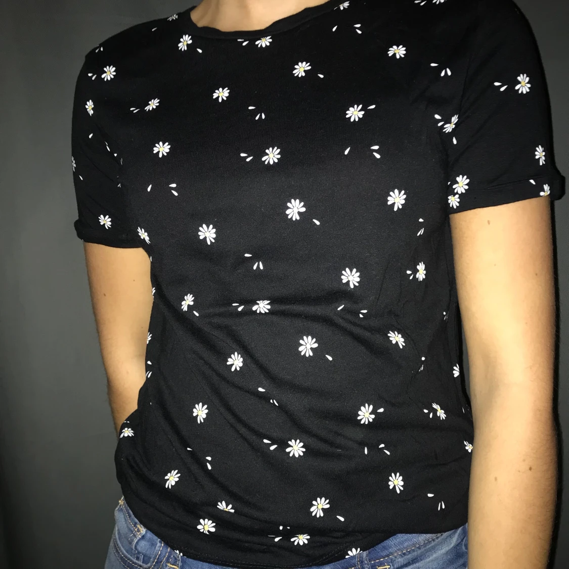 Svart mönstrad t-shirt