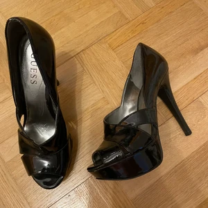 Klackar från Guess 36 - Klackar från Guess. Storlek 36. 