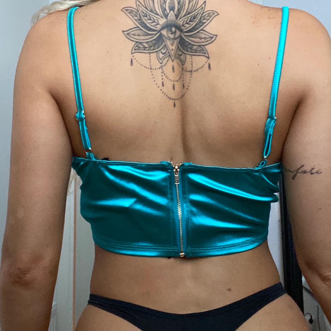 Satintopp Prettylittlething strl 8 - 90