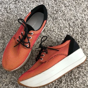  - Sneakers från vagabond, knappt använda. Kunden står för frakt. 